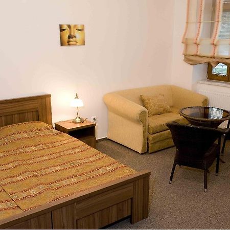 ברנו Hotel Satyam מראה חיצוני תמונה