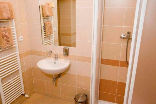 ברנו Hotel Satyam חדר תמונה