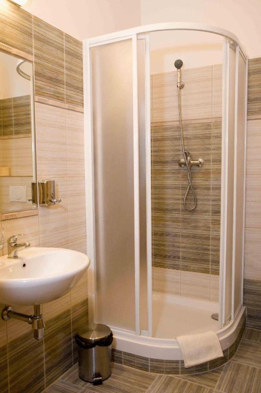 ברנו Hotel Satyam חדר תמונה