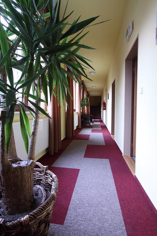 ברנו Hotel Satyam מראה חיצוני תמונה