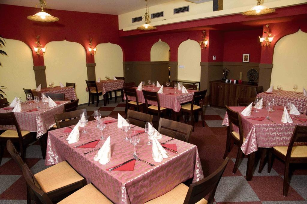 ברנו Hotel Satyam מראה חיצוני תמונה
